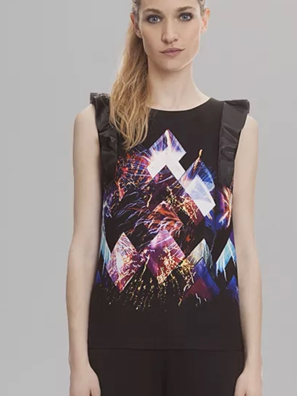 Sandro Sleeveless Ruffle Sleeve Etincelle Printed Top In Fireworks